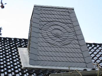Konischer Schornsteinkopf Schiefer mit Ornament
